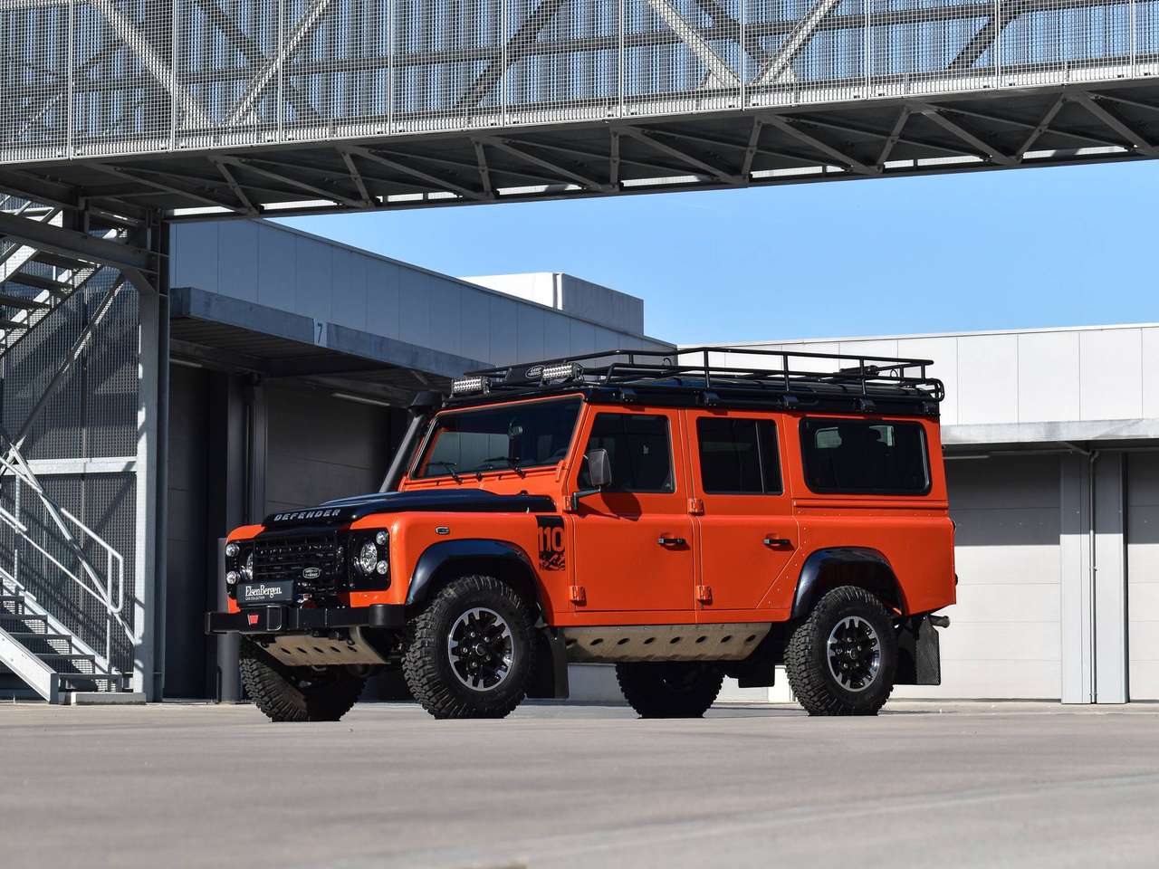Land Rover Defender 110 2.2 TD4 / "Adventure Edition" / Firesand Orange / First Owner