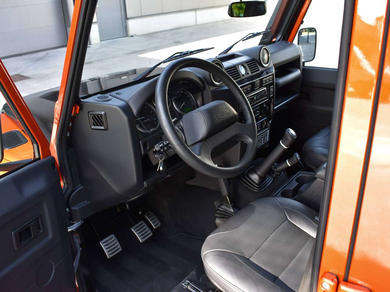 Land Rover Defender 110 2.2 TD4 / "Adventure Edition" / Firesand Orange / First Owner — foto 16 van 25