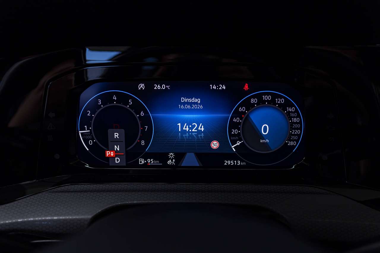 Volkswagen Golf GTI CLUBSPORT|AKRAPOVIC|PANO|HEAD-UP|HARMAN-KARDON|IQLIGHTS|ALCANTARA|HEATEDSEATS|KEYLESS|ACC|LA|GARANTIE| — foto 24 van 25
