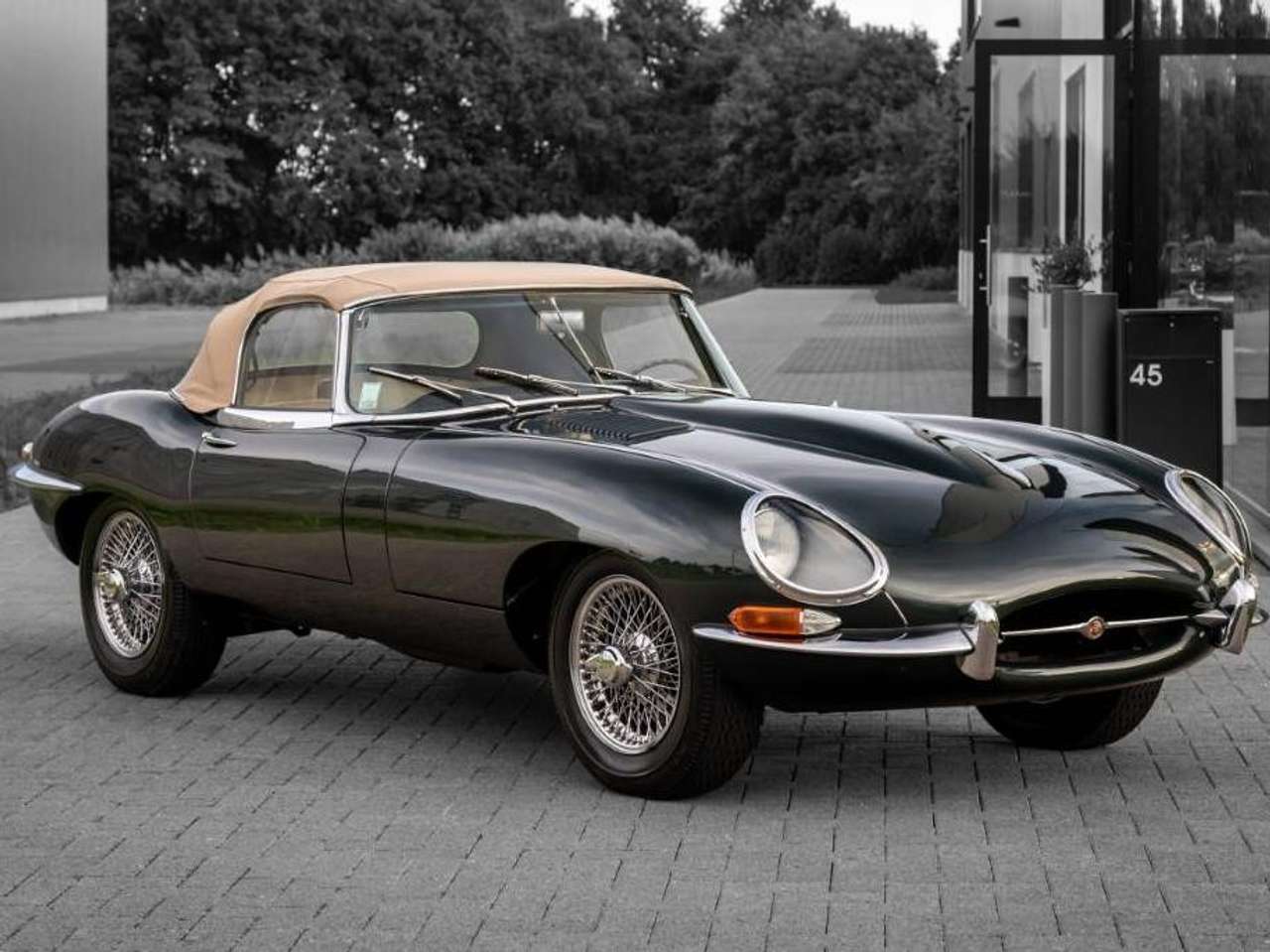 Jaguar E-Type 4.2 Cabrio — foto 4 van 25