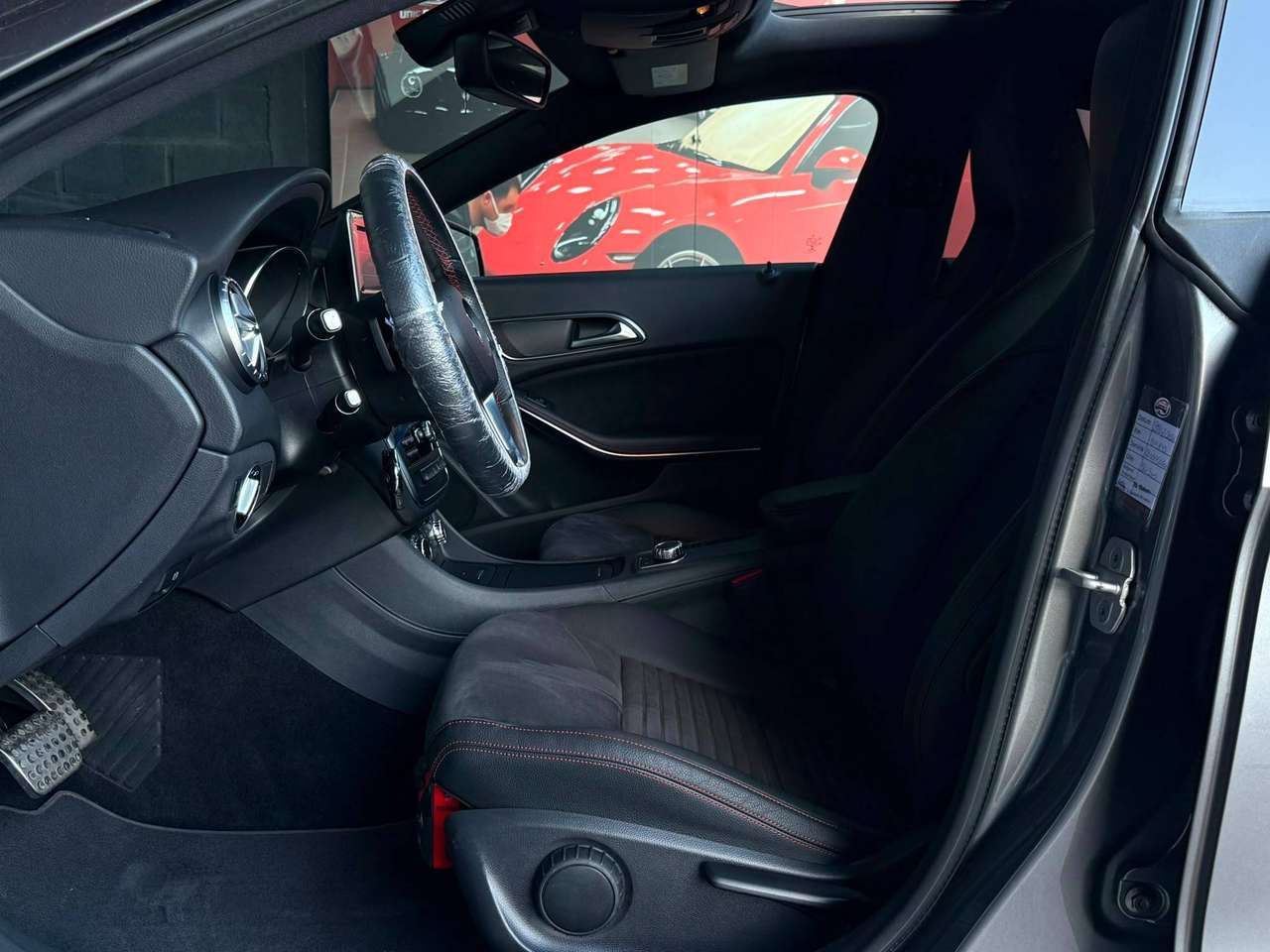 Mercedes-Benz CLA 200 Night Pack AMG LINE — foto 16 van 19