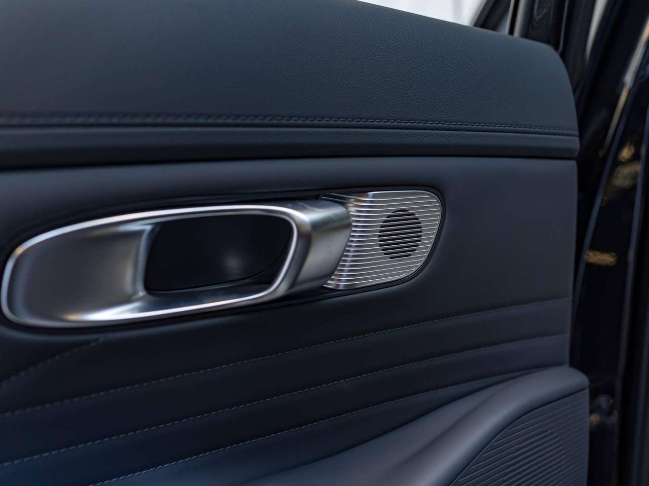 Geely Starray EM-i MAX+|136KM ELEK.BEREIK|8-JAAR-GARANTIE|PANO|MASSAGE|HEAD-UP|PREMIUM-SOUND|360°|KEYLESS|ZETELKOEL.|ZETELVERW. (v/a)| — foto 17 van 25