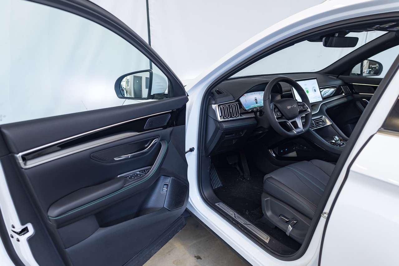 BYD Seal U ONMIDDELIJK LEVERBAAR!|BYD Seal U BOOST | pHEV | PANO | ACC | LA | 360° | — foto 19 van 25