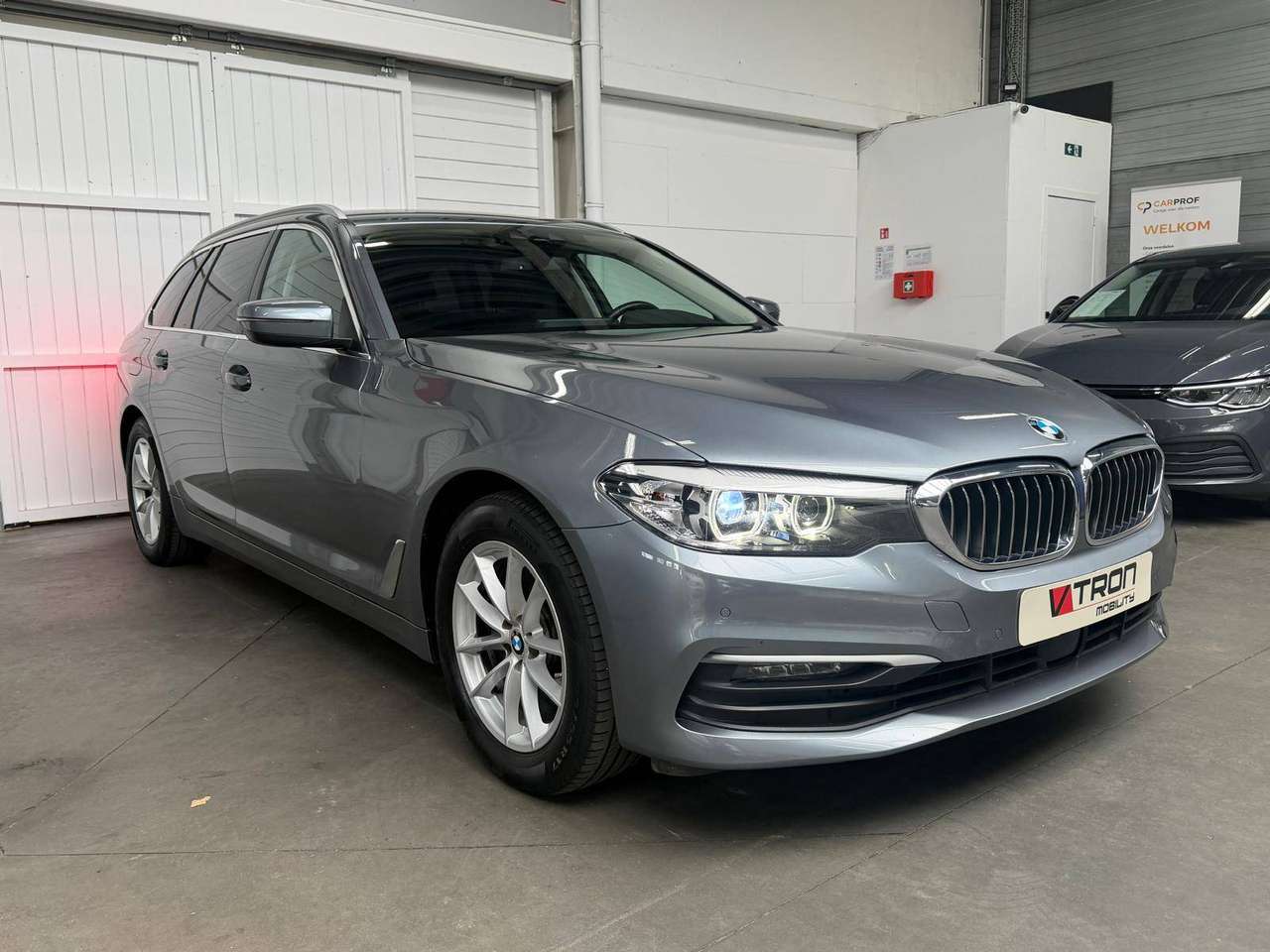 BMW 518 dA Touring NAVI*PDC*LED*CAMERA*CARPLAY*TREKHAAK*LEDER* — foto 6 van 25