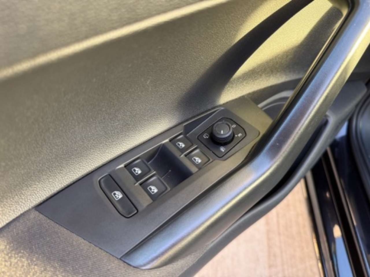 Volkswagen Polo Polo 1.0 TSI Life DSG / CarPlay / CAM / LED / CarSwap — foto 12 van 15