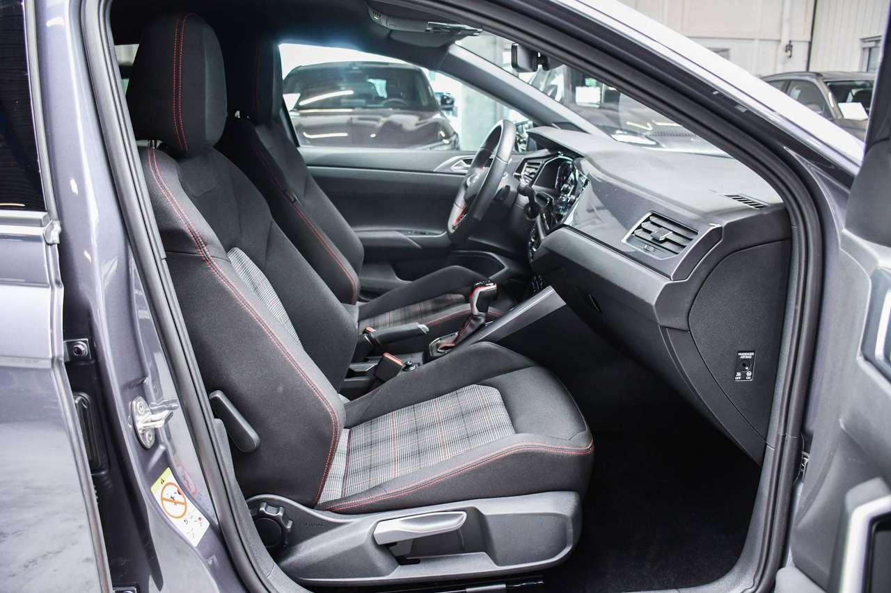 Volkswagen Polo GTI Polo GTI 2.0 TSI DSG - NAVIGATIE VIA SMARTLINK / CAMERA / BLIS / ACC / PDC — foto 6 van 20