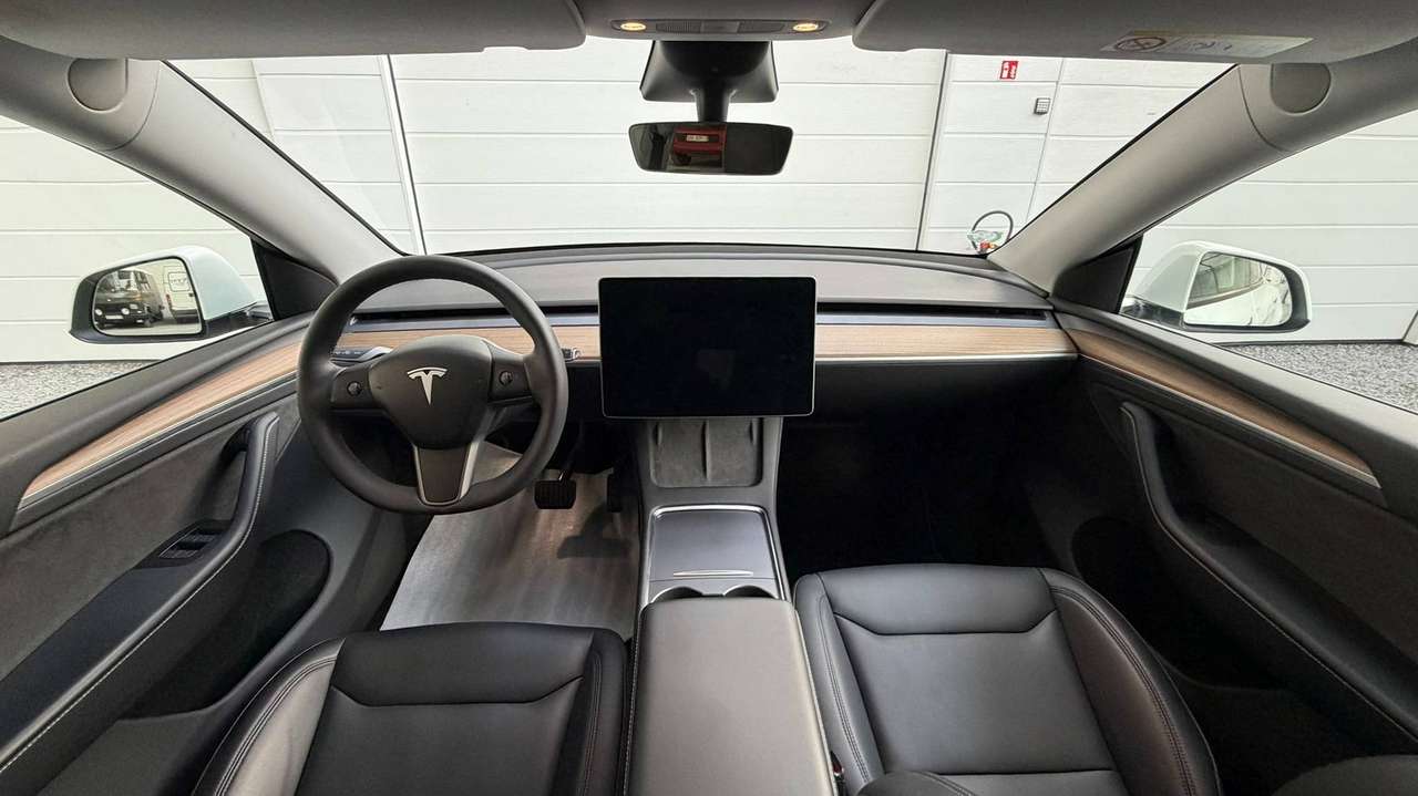 Tesla Model Y RWD | Tesla trekhaak | LFP | HW4 - FSD | BTW wagen | IN OPTIE — foto 19 van 25