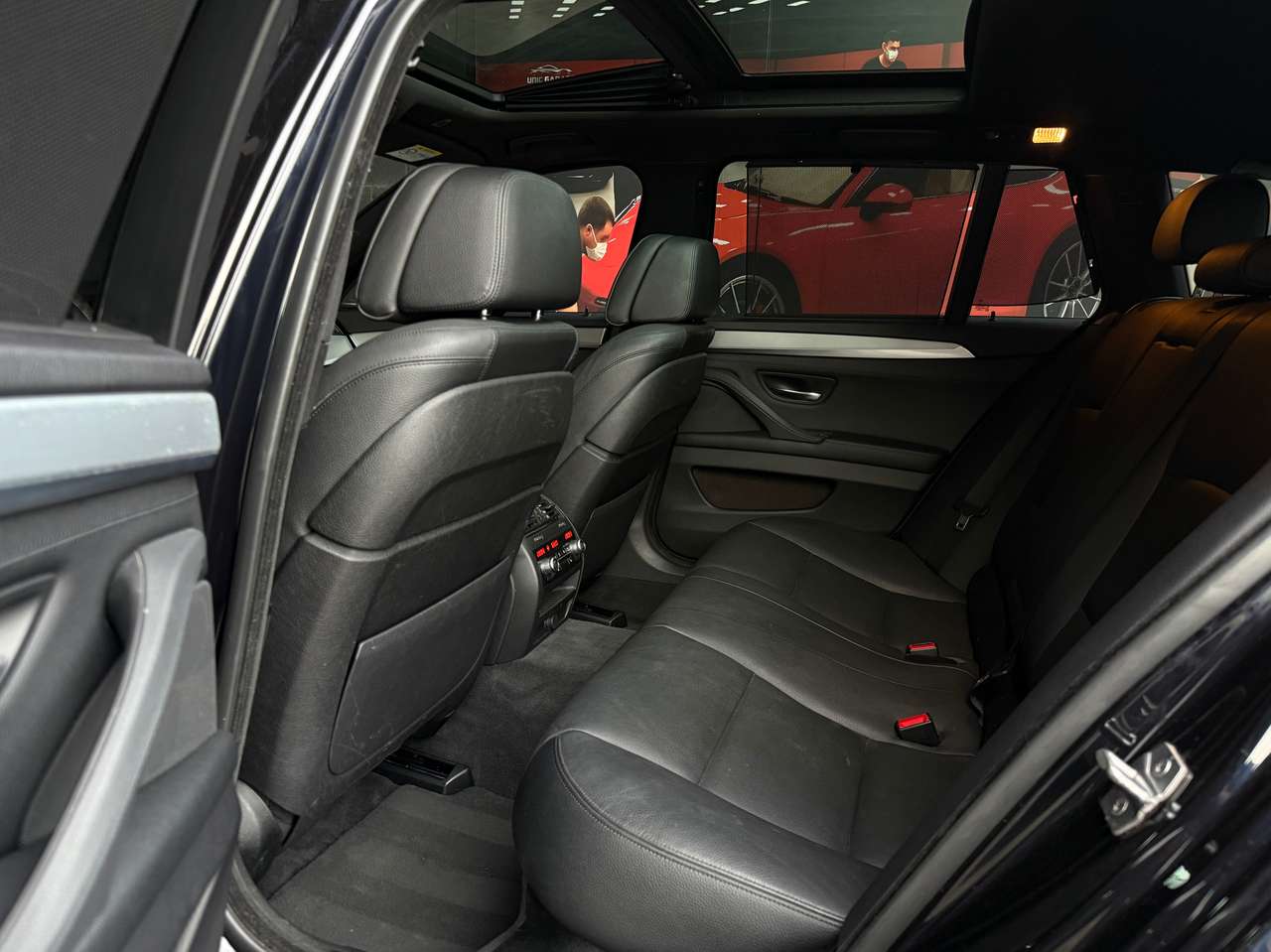 BMW 520 Touring 520 dXA M Sport Pakket XDRIVE — foto 25 van 25