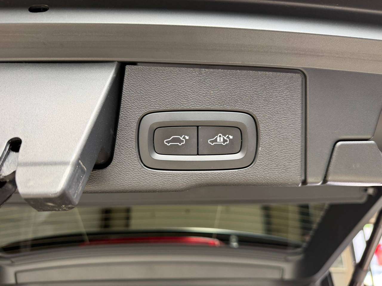Volvo XC60 XC60 2.0 T8 PHEV AWD Plus Dark (335kW) — foto 9 van 15