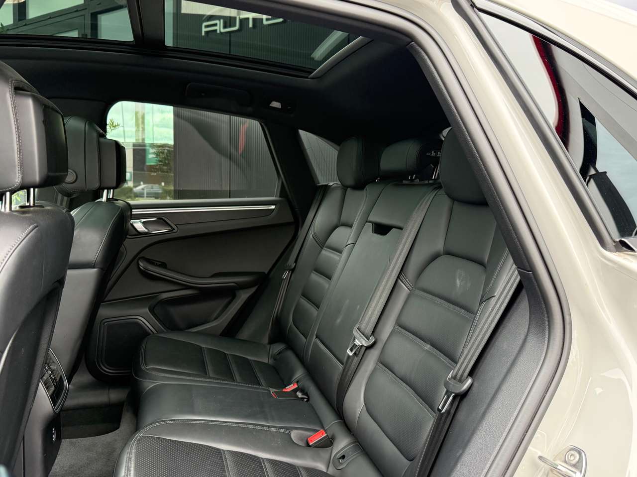 Porsche Macan Macan l GTS Look l 18-Ways l Pano — foto 11 van 23