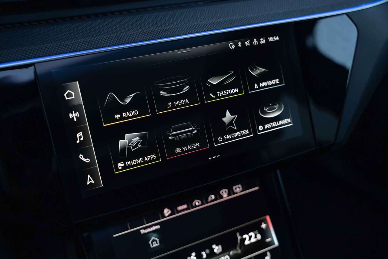 Audi e-tron 55 Quattro S-LINE/MATRIX//BLACKEDITION/94%SOH/PANO/NACHTZICHT/B&O/HUD/360° — foto 20 van 25