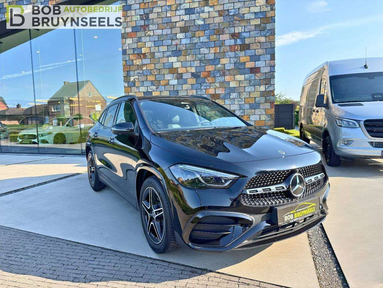 Mercedes-Benz GLA 180 Amg line | Nightpakket | 360° camera | Panodak | Distronic — foto 6 van 25