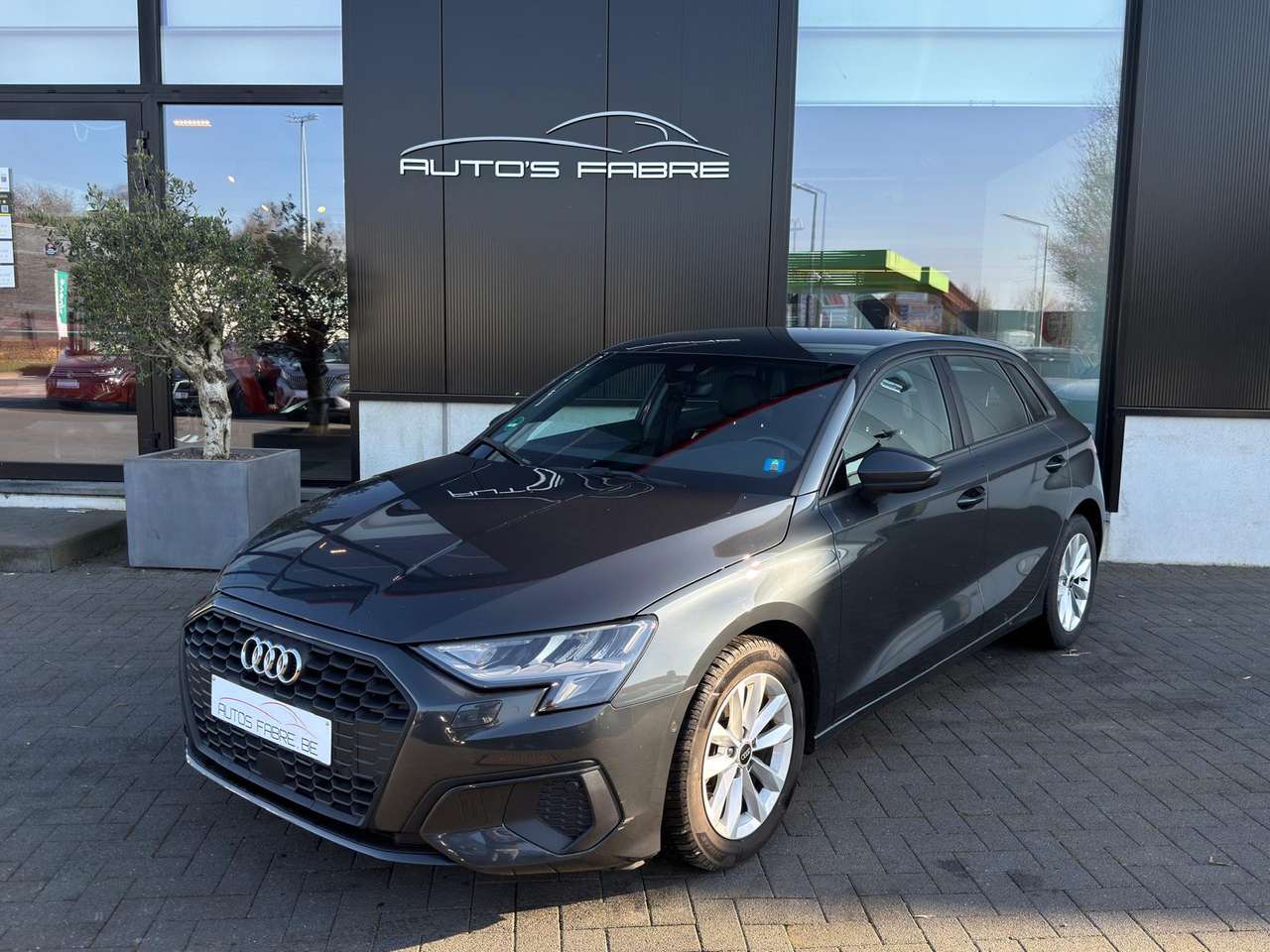 Audi A3 30 TSI 5 deurs S-Tronic Sport Line Leder  !!!