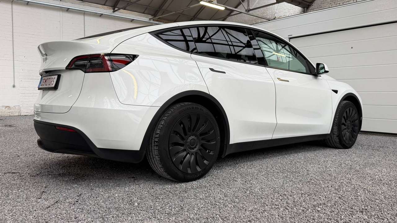 Tesla Model Y RWD | Tesla trekhaak | LFP | HW4 - FSD | BTW wagen | IN OPTIE — foto 13 van 25