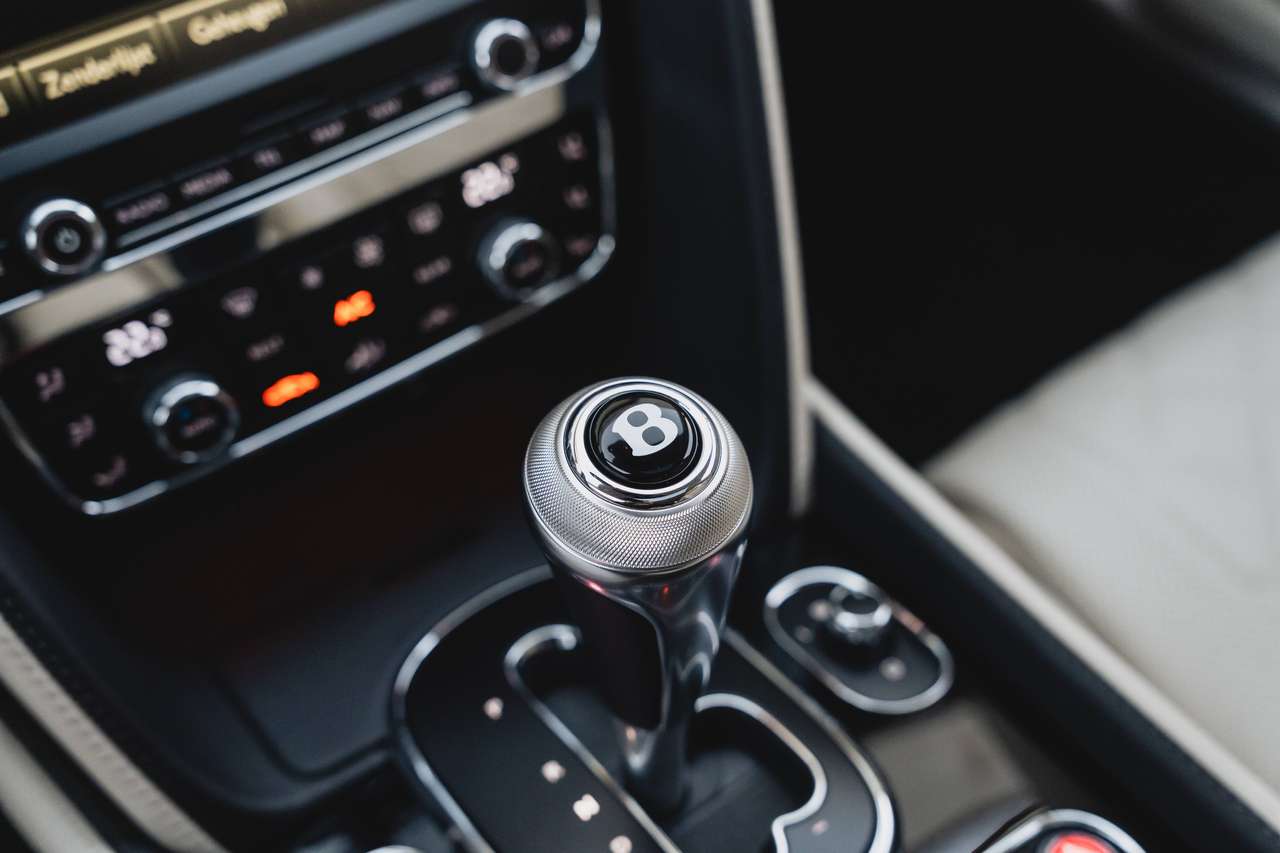 Bentley Flying Spur 4.0 V8 S - Mulliner Spec. - Bentley Historie — foto 23 van 25