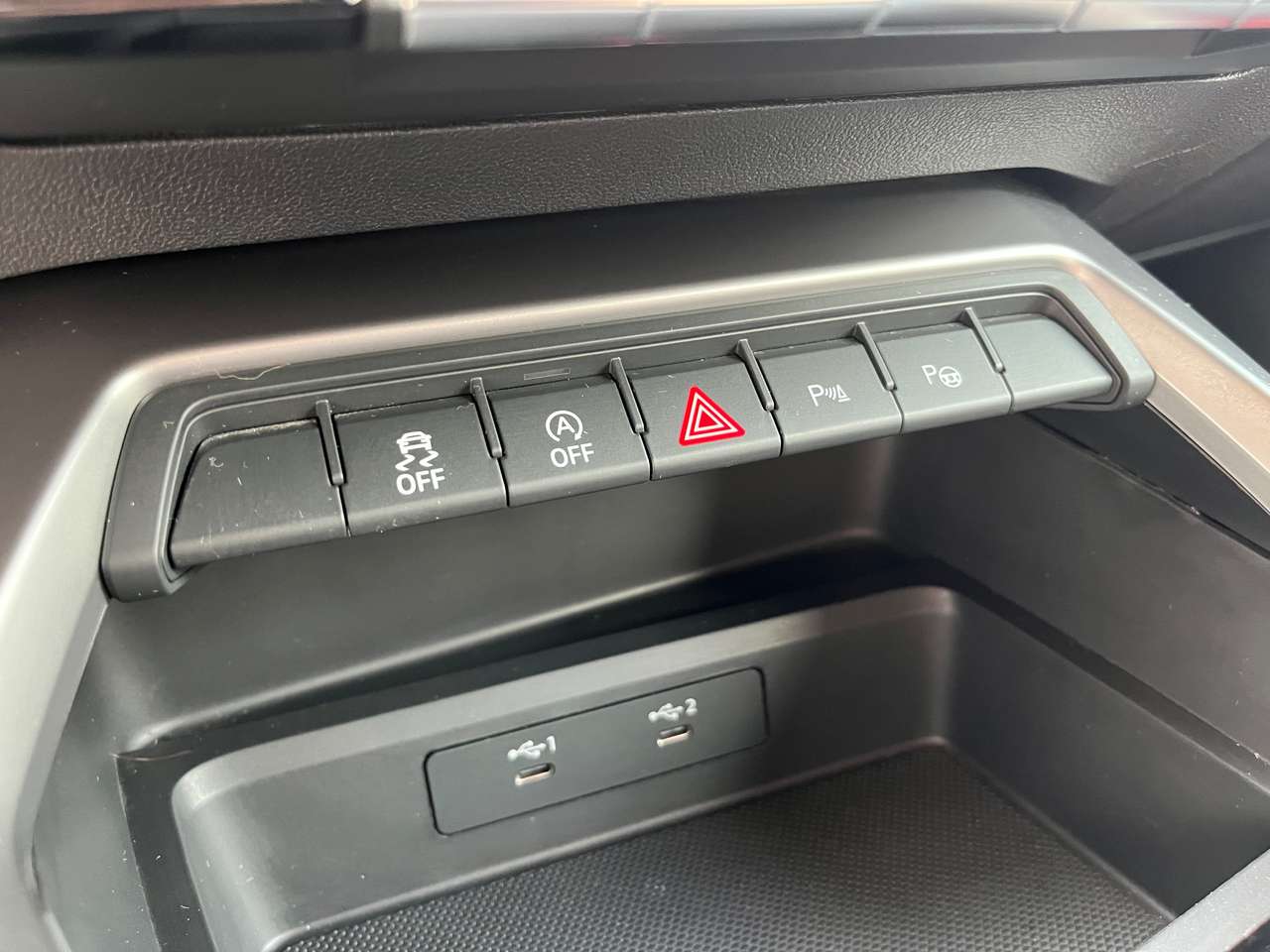 Audi A3 A3 Sportback MHEV 30 eTFSI Business Attraction S-Tronic /LEATHER / HEATED SEATS / LED / PDC / COCKPIT / CARPLAY /ACC PREP — foto 14 van 19