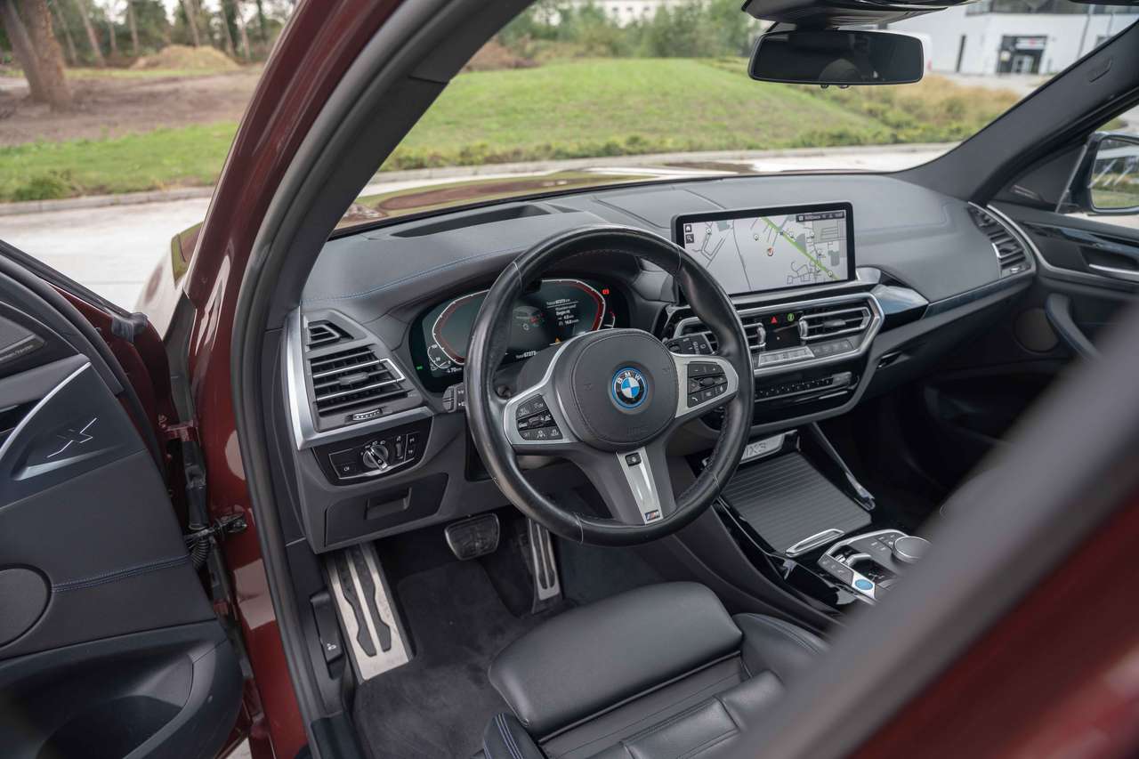 BMW iX3 (2023) — foto 17