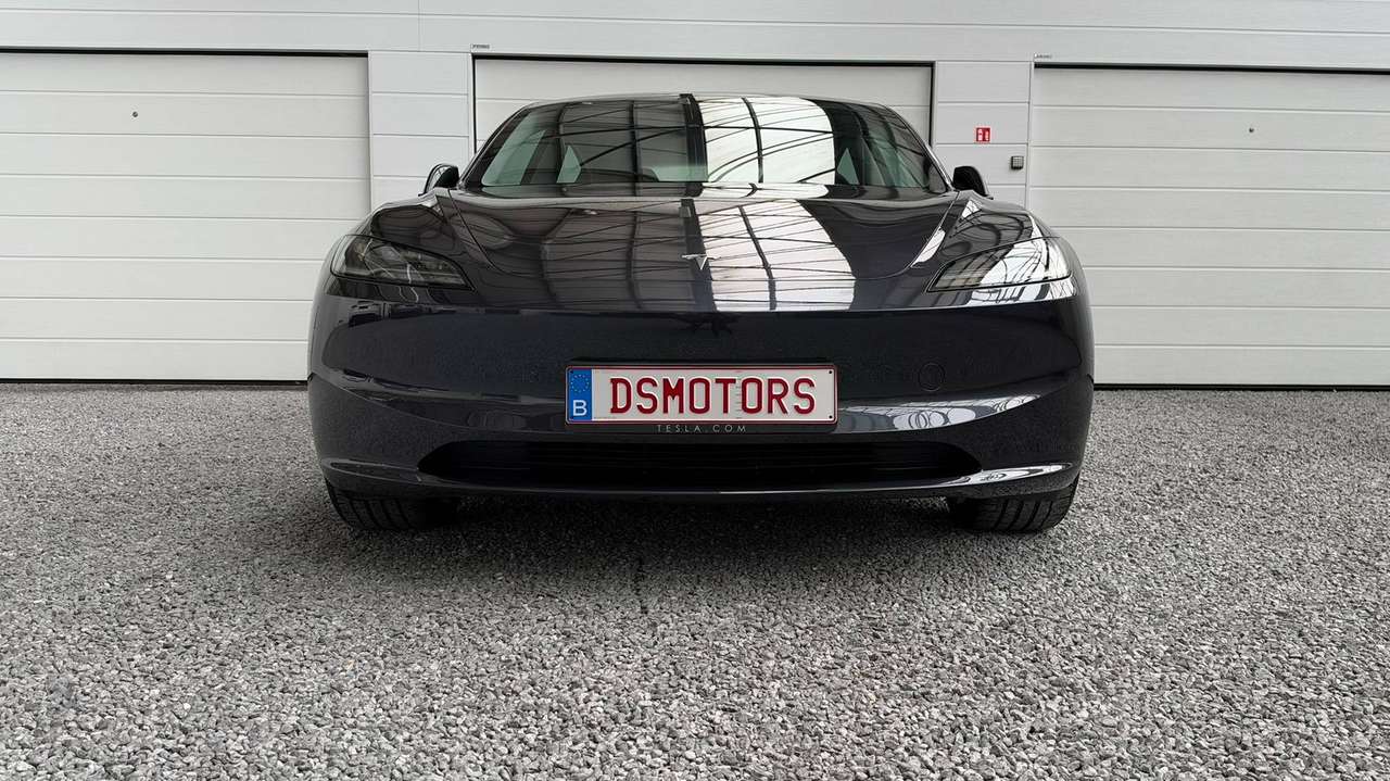 Tesla Model 3 RWD | Premium versie | Stealth Grey | 19" Nova velgen | HW4 — foto 11 van 25