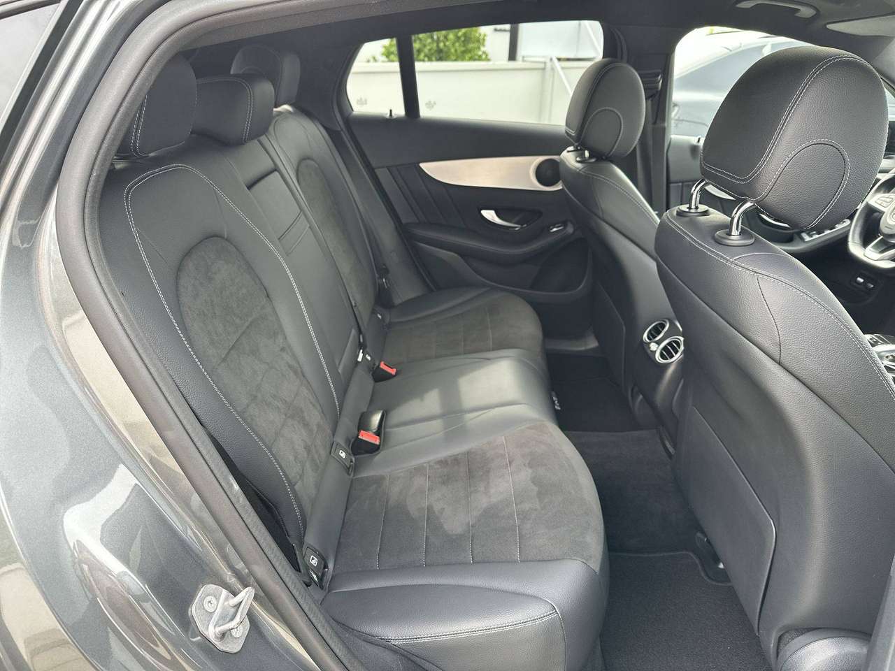 Mercedes-Benz GLC 250 D 4-Matic COUPE  AMG pakket Schuifdak Luchtvering 360° Night Full!!! — foto 15 van 19
