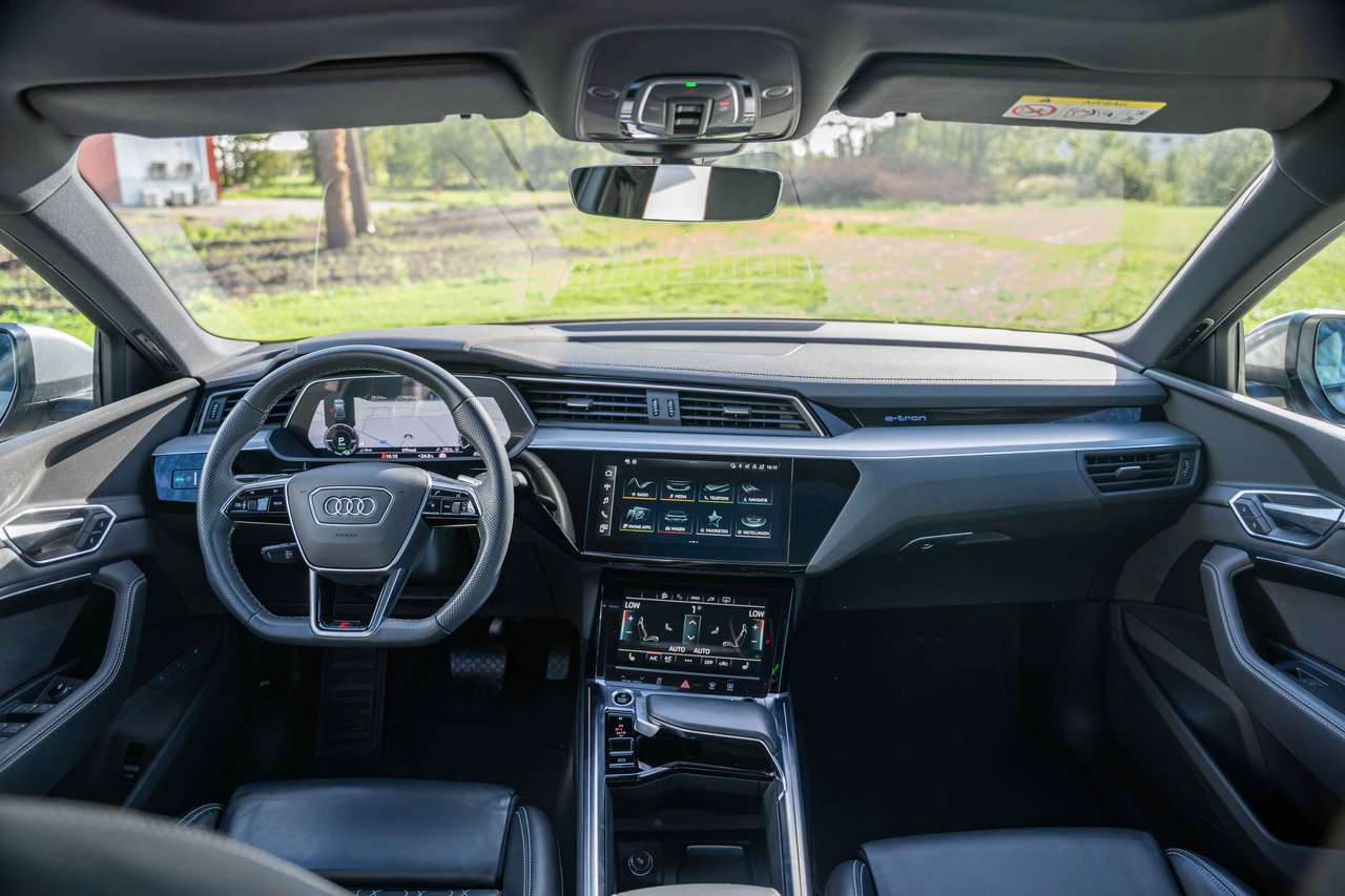 Audi e-tron E-TRON 55 SPORTBACK*QUATTRO*RS SEATS*PANO*LED*CAMERA* — foto 19 van 25