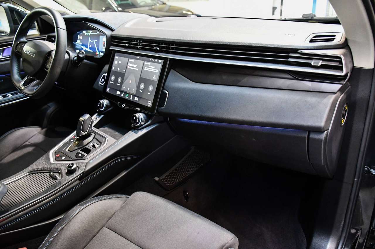Lynk & Co 01 01 PHEV 1.5 Turbo - NAVIGATIE / OPEN-PANODAK / SMARTLINK / CAMERA / ACC / PDC — foto 6 van 17