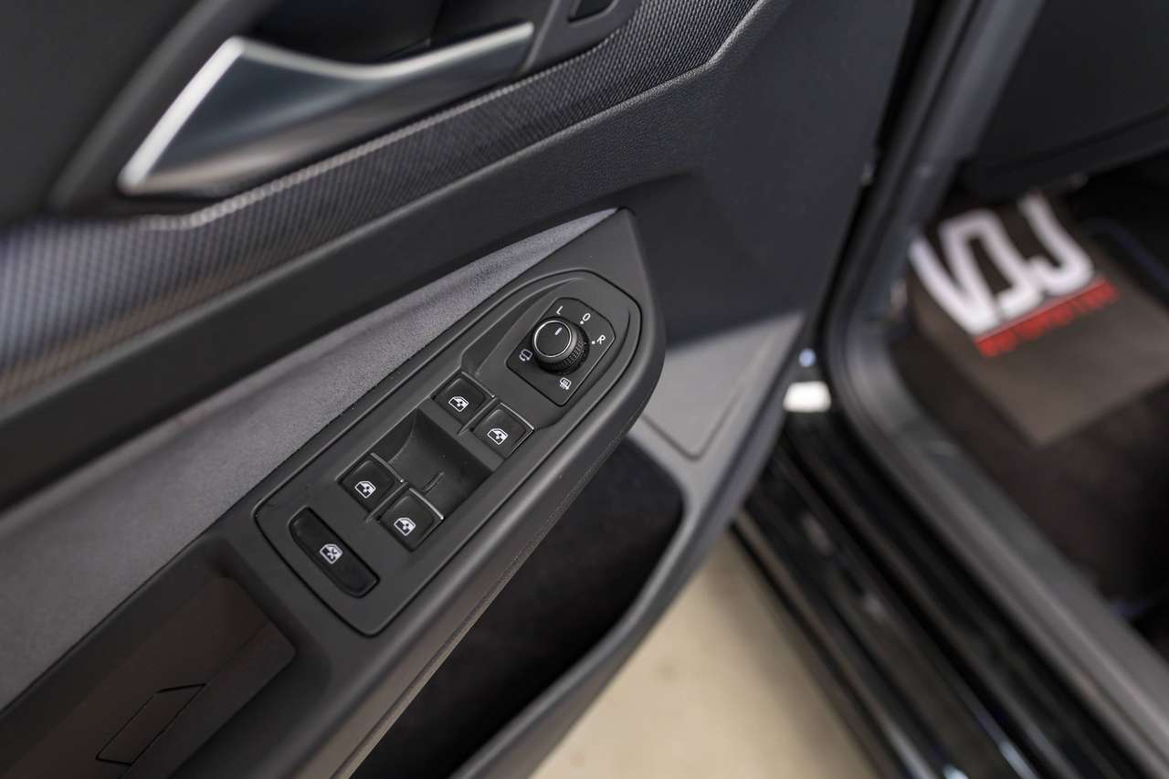 Volkswagen Golf R 4-MOTION|BLACK EDITION|AKRAPOVIC|PANO|ALCANTARA|ZETELVERW.|SFEERVERL.|IQLIGHTS|GARANTIE|ACC|LA|CAMERA| — foto 25 van 25
