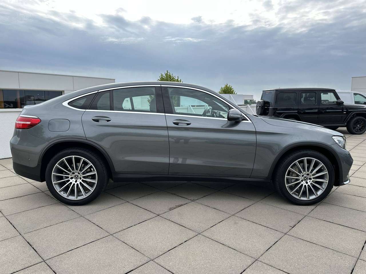 Mercedes-Benz GLC 250 GLC Coupé 250 4-Matic (EU6.2)AMG Pakket Comand Navi 20" multispaaks AMG velgen — foto 3 van 18