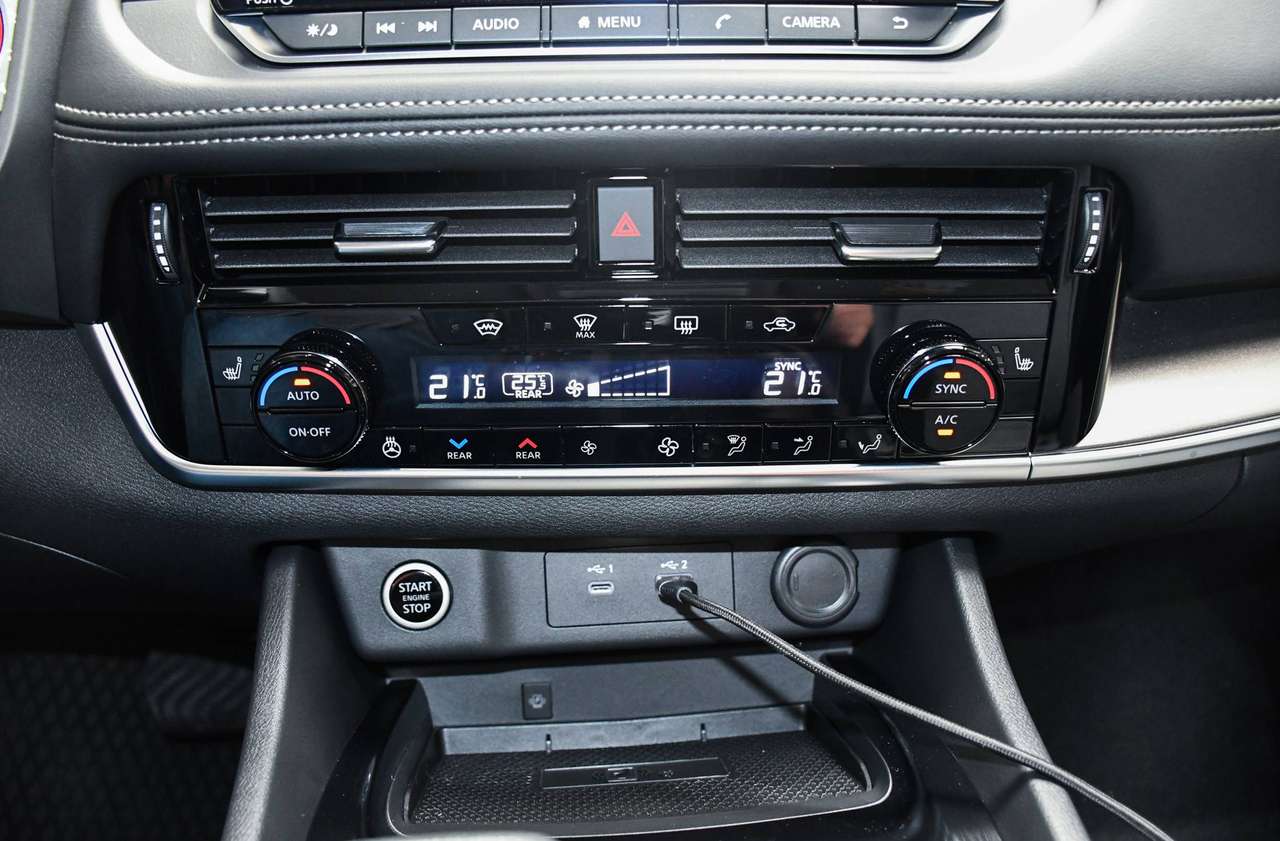Nissan X-Trail X-Trail 1.5 T MHEV Accenta 7pl. X-tronic - NAVIGATIE SMARTLINK / CAMERA / ACC / BLIS / PDC — foto 15 van 21
