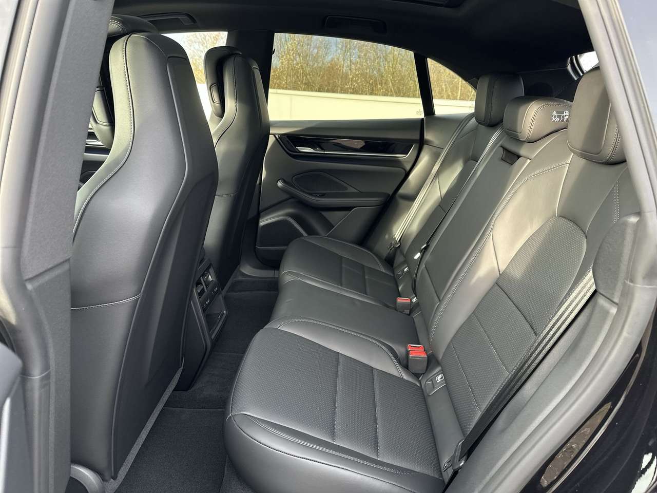 Porsche Macan 4ELEK/21"/PANODAK/TREKH/LEDER/ADAPT SNELHEIDSREG — foto 15 van 19