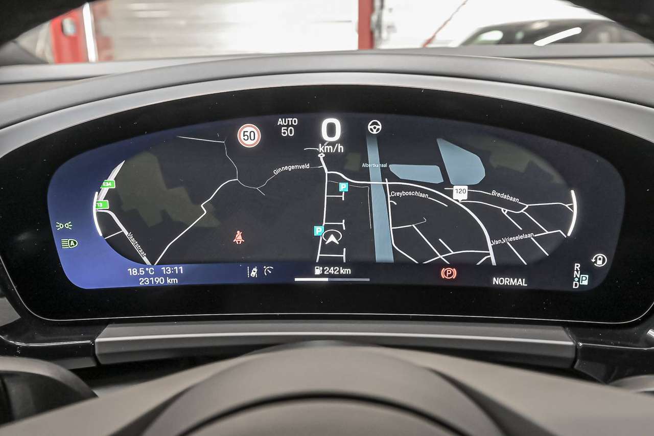 Porsche Macan Porsche Macan 4 – Performance Battery Plus – 22” Macan Sport – Luchtvering – Achterasbesturing – InnoDrive — foto 17 van 25