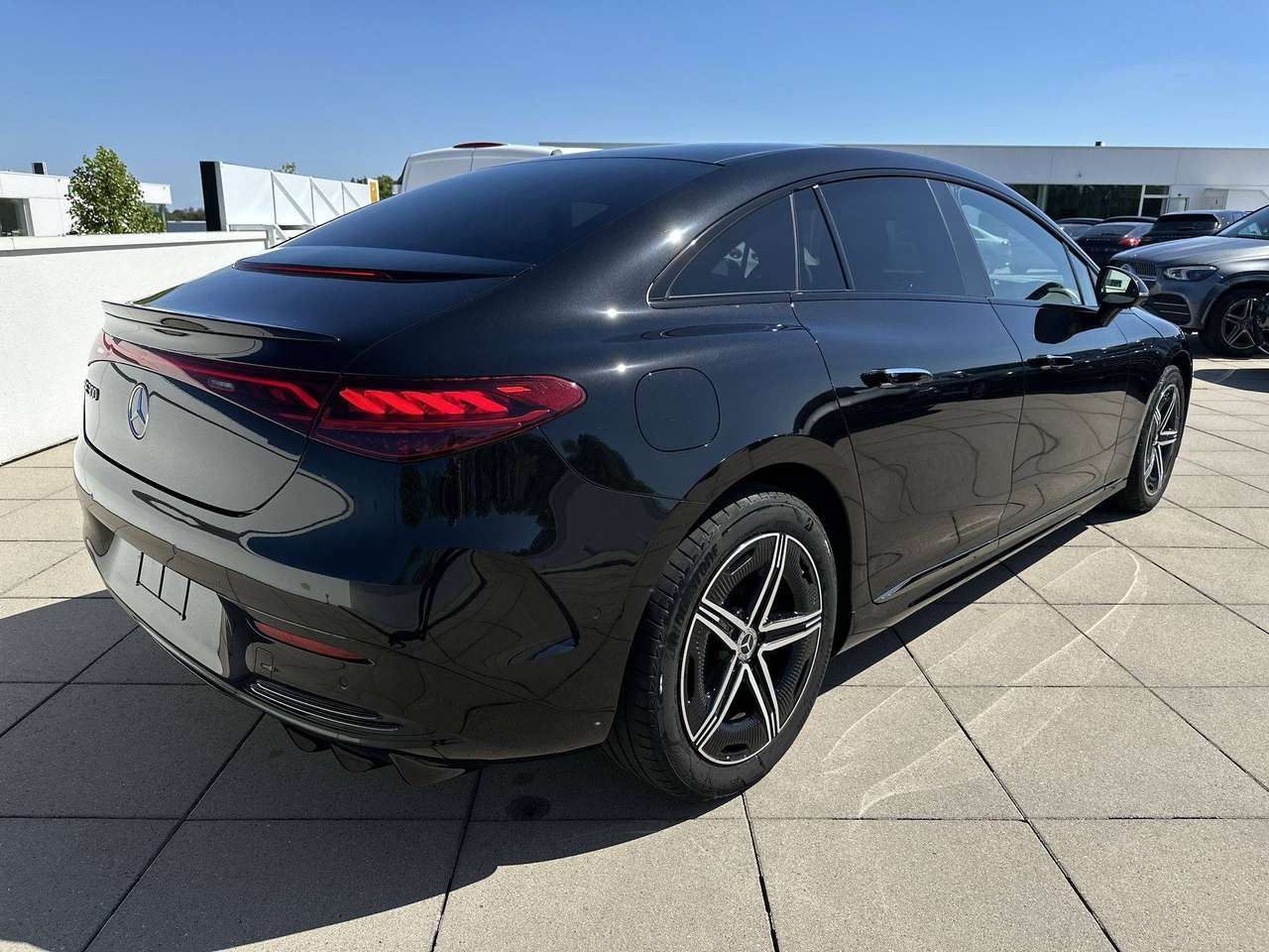 Mercedes-Benz EQE 300 AMG PANO DAK PREMIUM PLUS NP 102.432 EURO !!! — foto 7 van 19