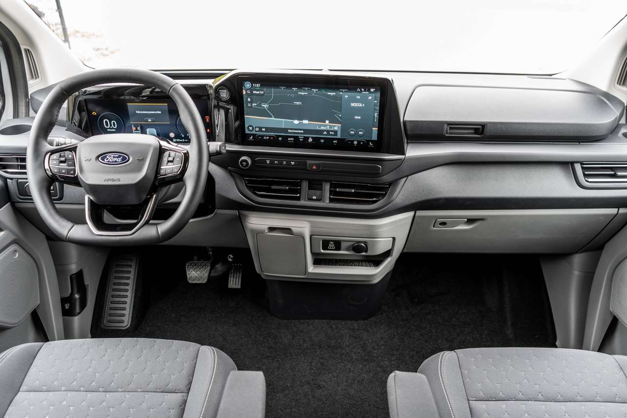 Ford Transit Custom 2.0TDCi Limited L2 5pl. - 5j Warranty - 40.400ex — foto 10 van 18