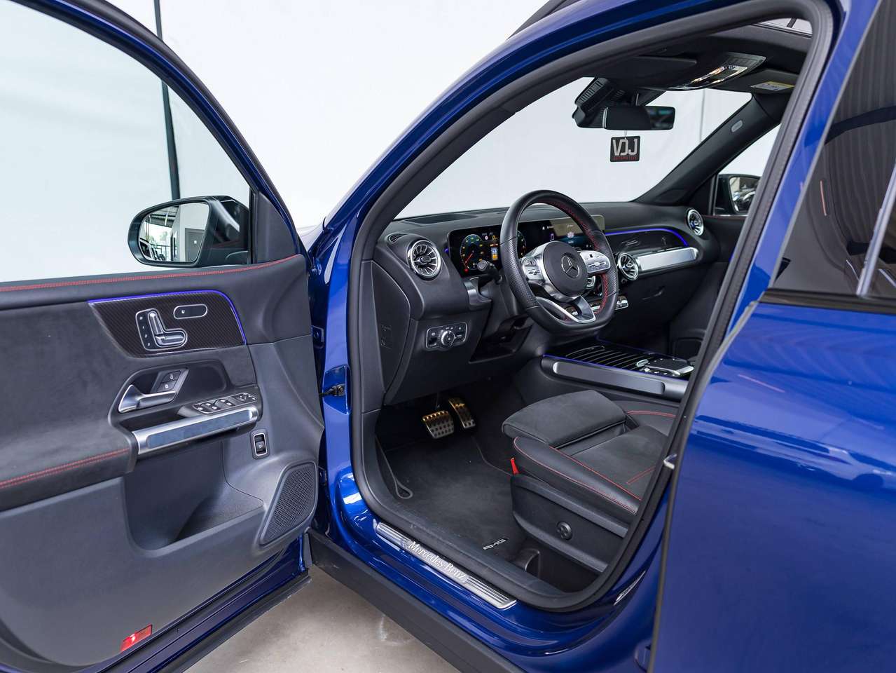 Mercedes-Benz GLB 180 AMG Line|CARBON|PANO|360°|HEAD-UP|SFEERVERL.|ZETELVERW|KEYLESS|ACC|LA|GARANTIE| — foto 17 van 25