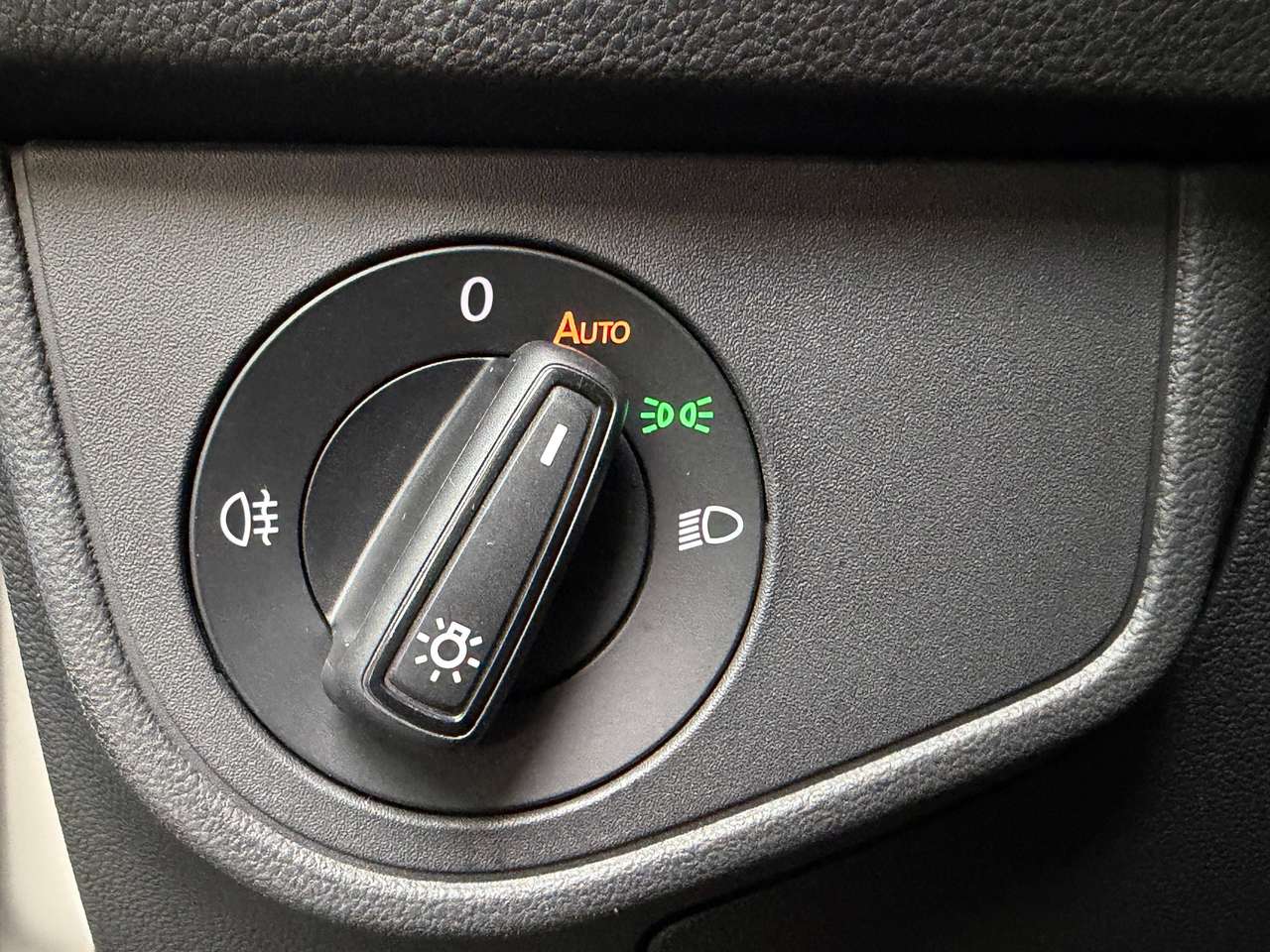Volkswagen Polo GTI 2.0 TSI DSG LED*NAVI*DAB*CARPLAY*PDC*ACC*LIKENEW — foto 18 van 25