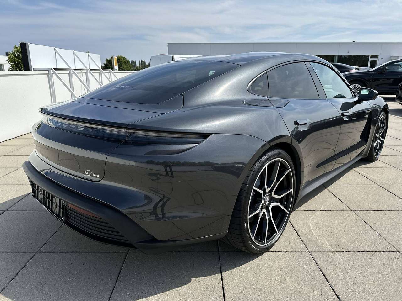 Porsche Taycan Luchtvering Sport Chrono Performance Battery Plus Adapt. comfortstoelen — foto 7 van 18
