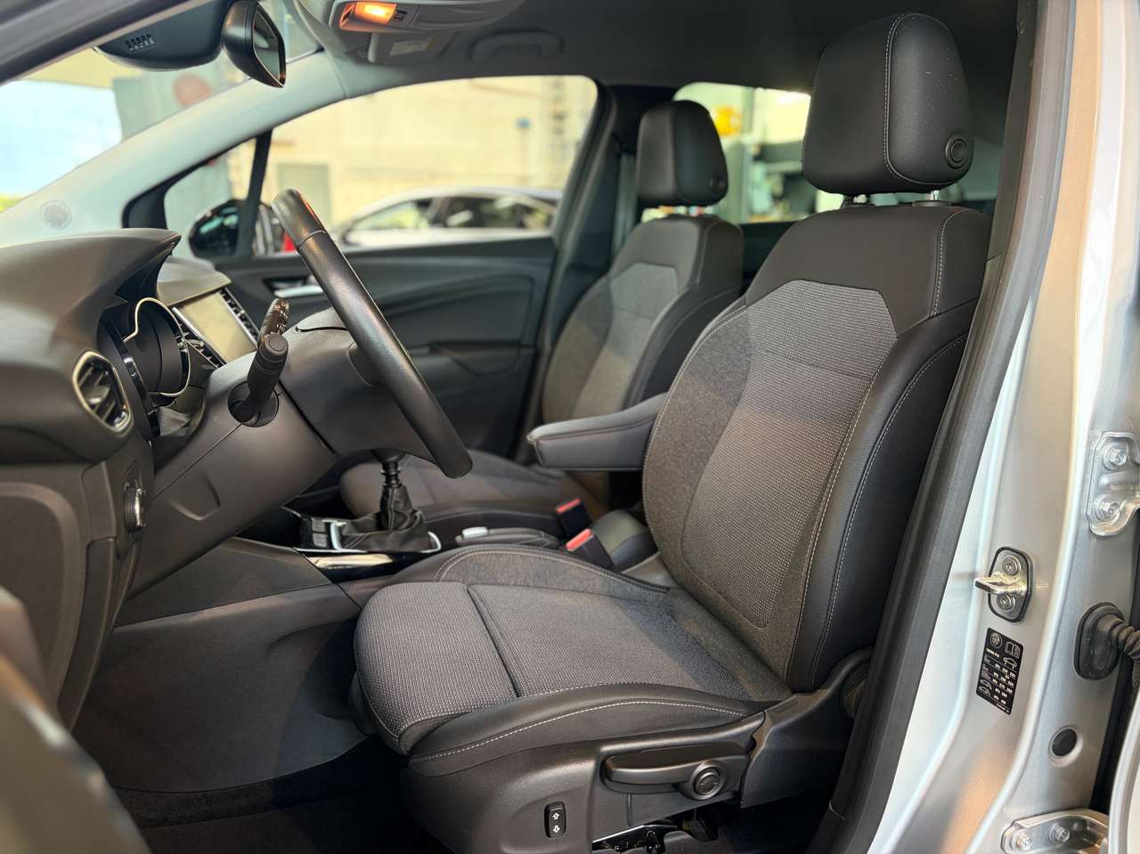 Opel Crossland 1.2 PureTech Elegance Business — foto 6 van 16