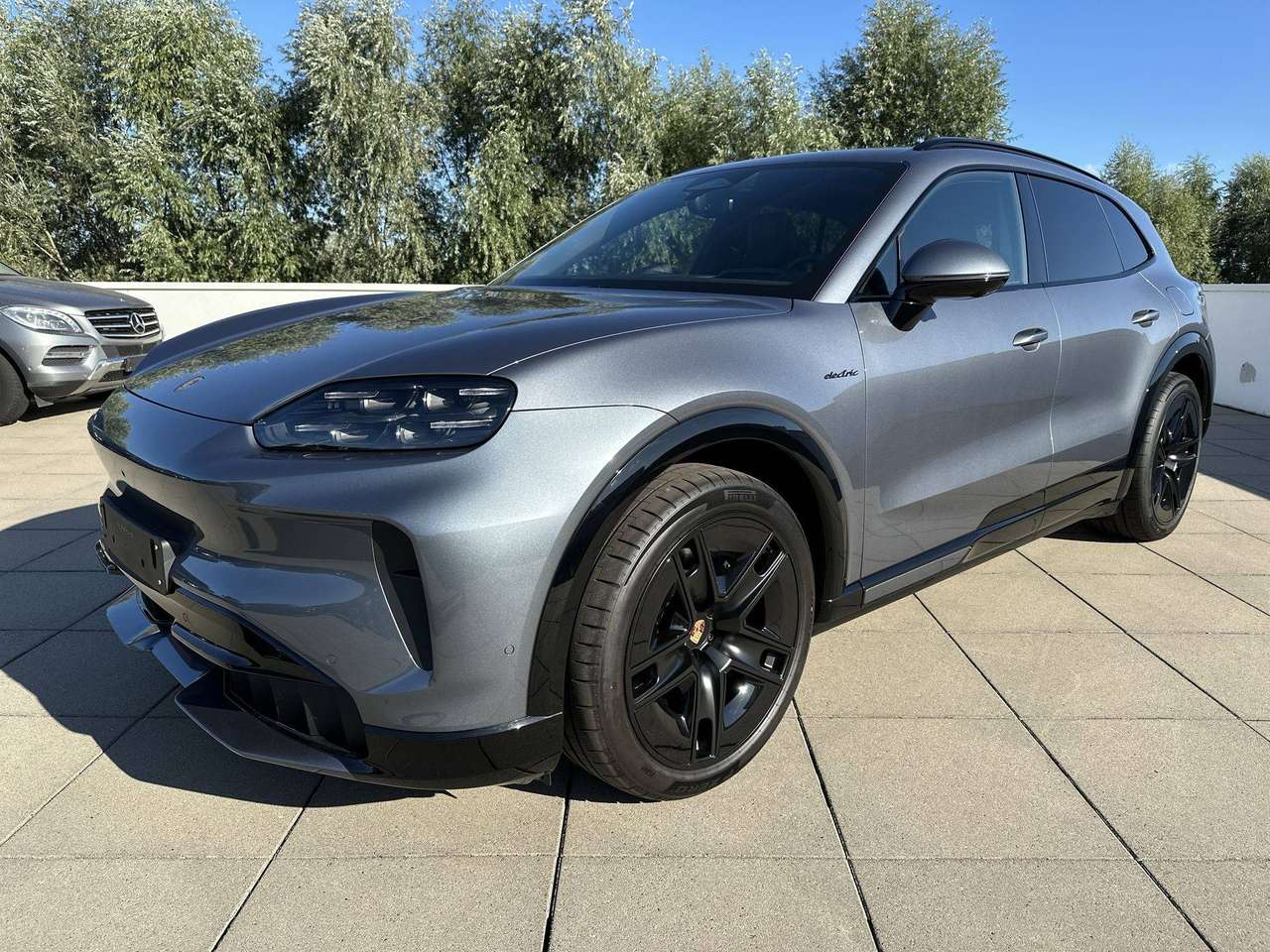 Porsche Cayenne ELECTRIC Trekhaak Pano Dak 22" Sport Design Pack