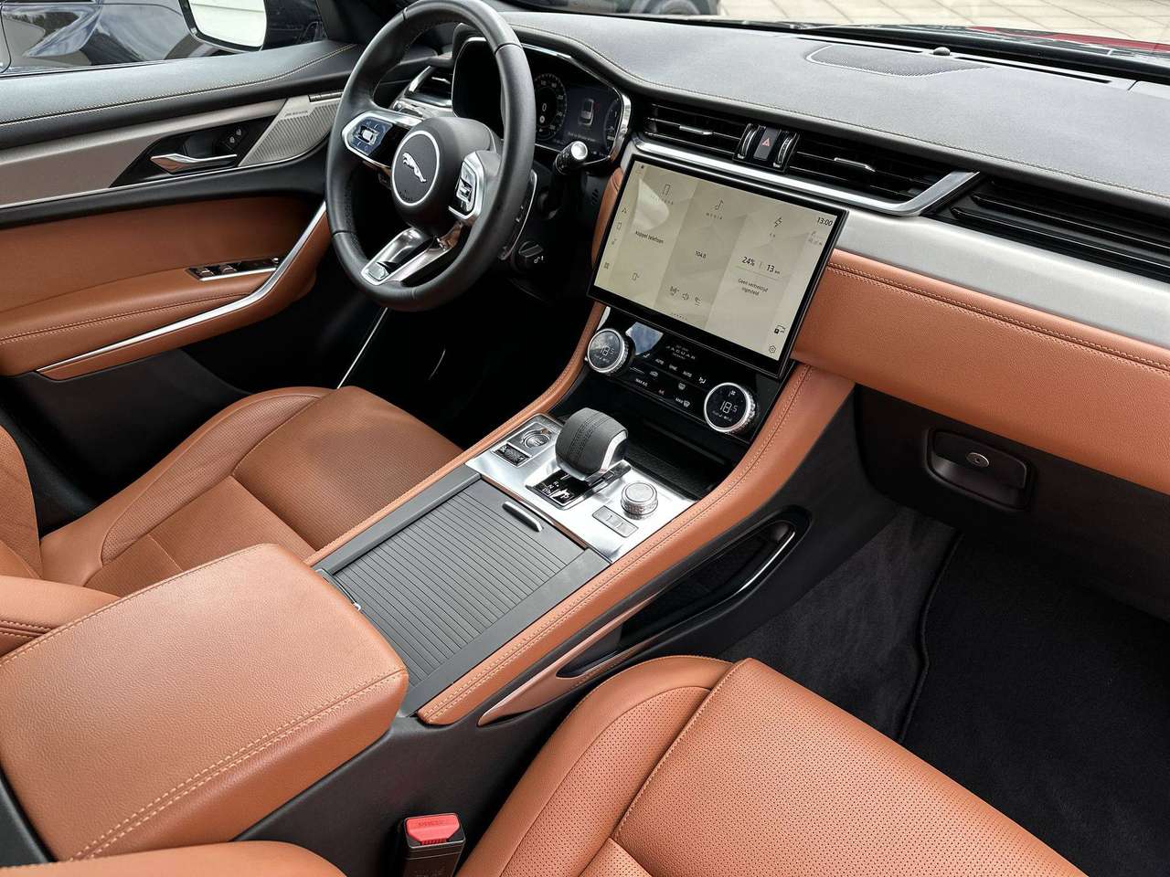 Jaguar F-Pace F-Pace PHEV 2.0 T AWD P400e R-Dynamic HSE — foto 19 van 19