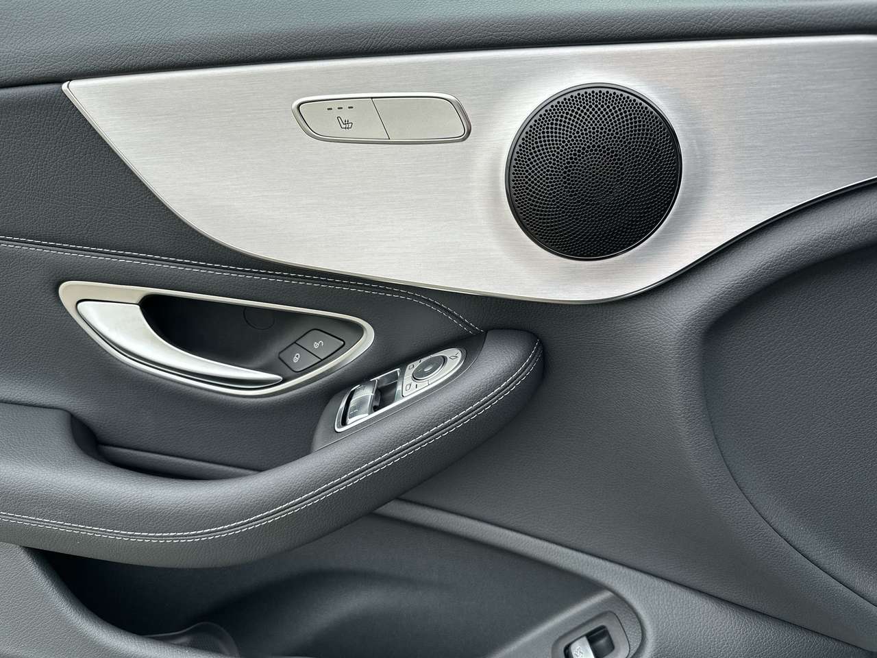 Mercedes-Benz C 180 COUPE AMG/PARKEERPAK/9G TRON/VERWARM ZETELS — foto 11 van 16