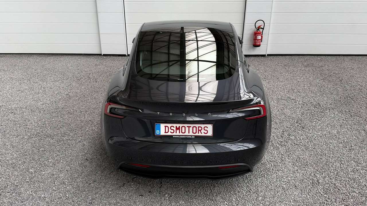 Tesla Model 3 RWD | Premium versie | Stealth Grey | 19" Nova velgen | HW4 — foto 6 van 25