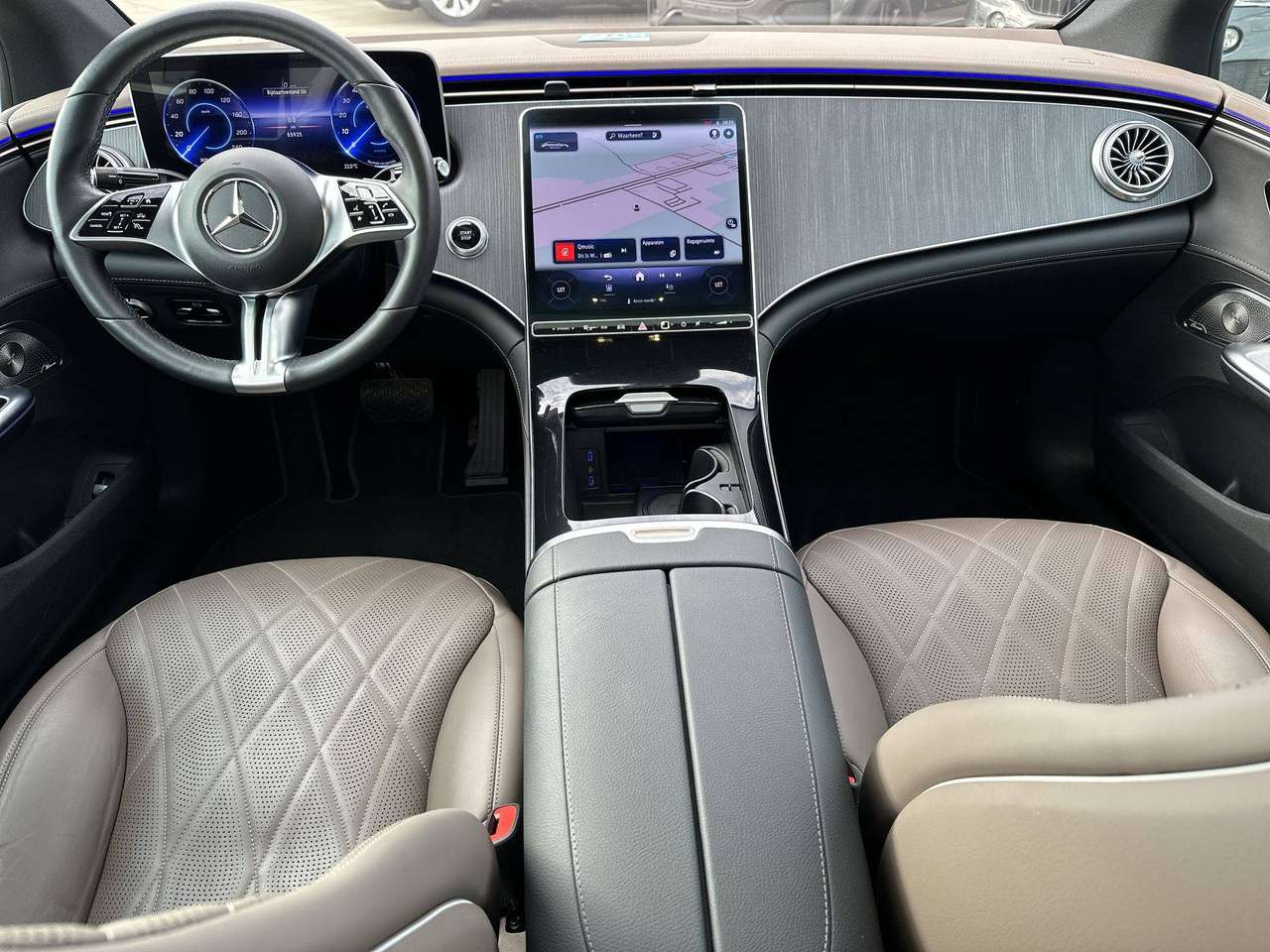 Mercedes-Benz EQE 350 350 Luxury Line Pano Dak Achterasbesturing Burmester — foto 13 van 19