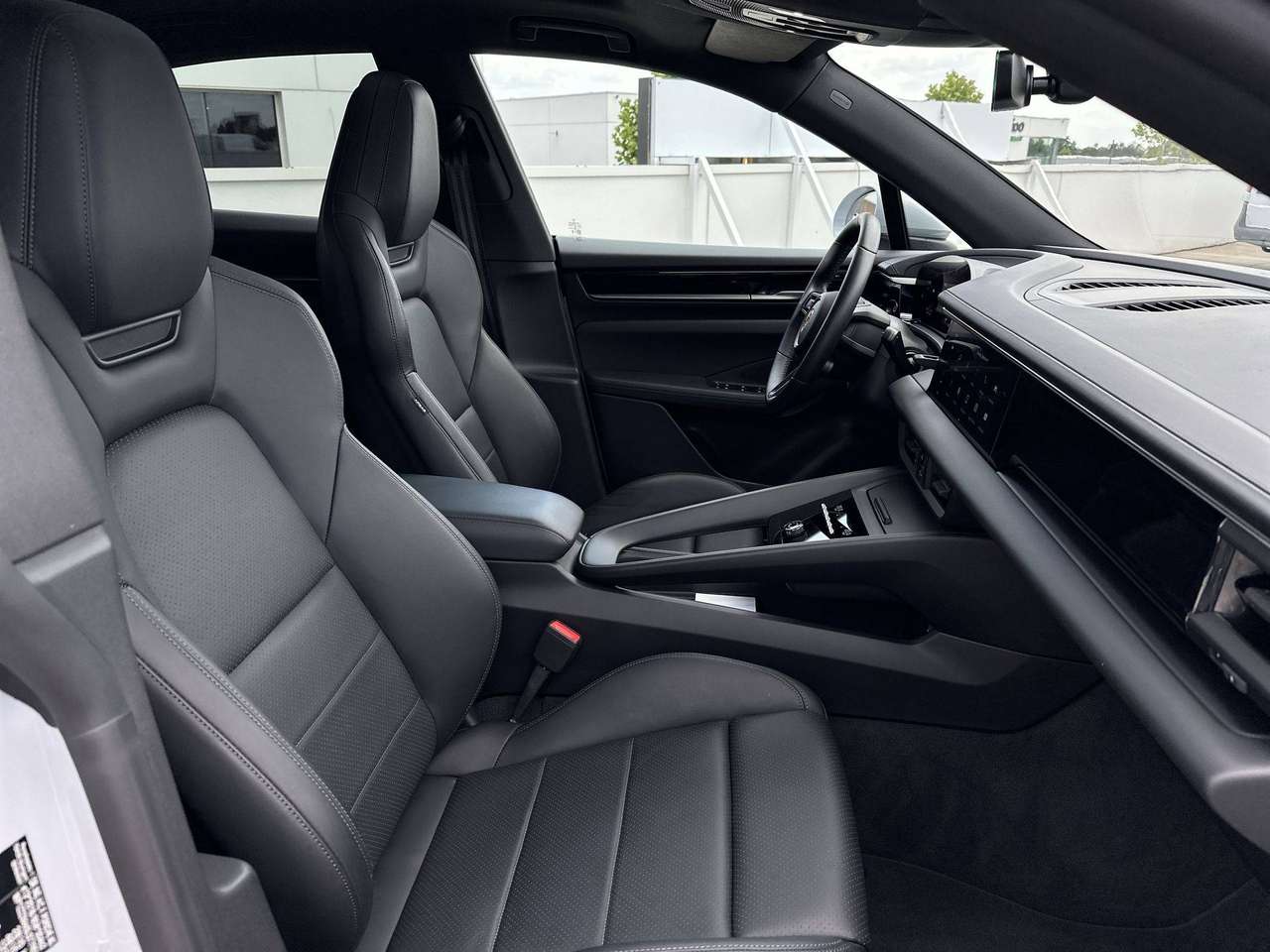 Porsche Macan E Adaptieve sportzetels pano dak Adaptiv cruise control — foto 15 van 18