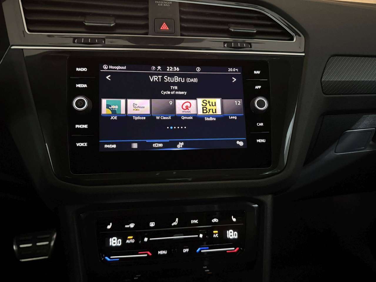 Volkswagen Tiguan 245PK PLUG IN * R-LINE * ALCANTARA * CAMERA * LED * KEY LESS * 20" BLACK R VELGEN * VIRTUAL COCKPIT * BLACK PACK — foto 8 van 22