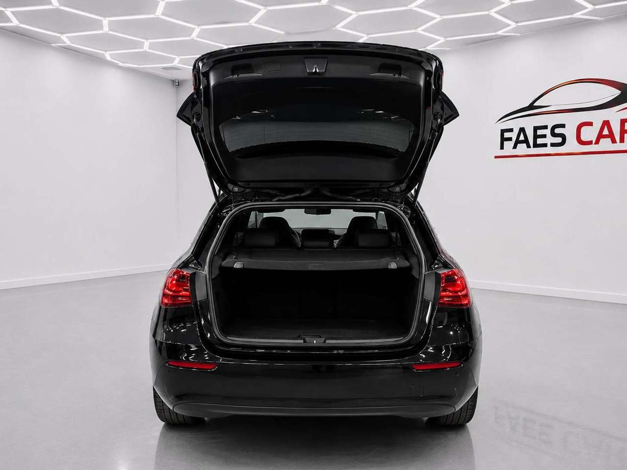 Mercedes-Benz A 250 A 250 e PHEV Business Line — foto 6 van 16
