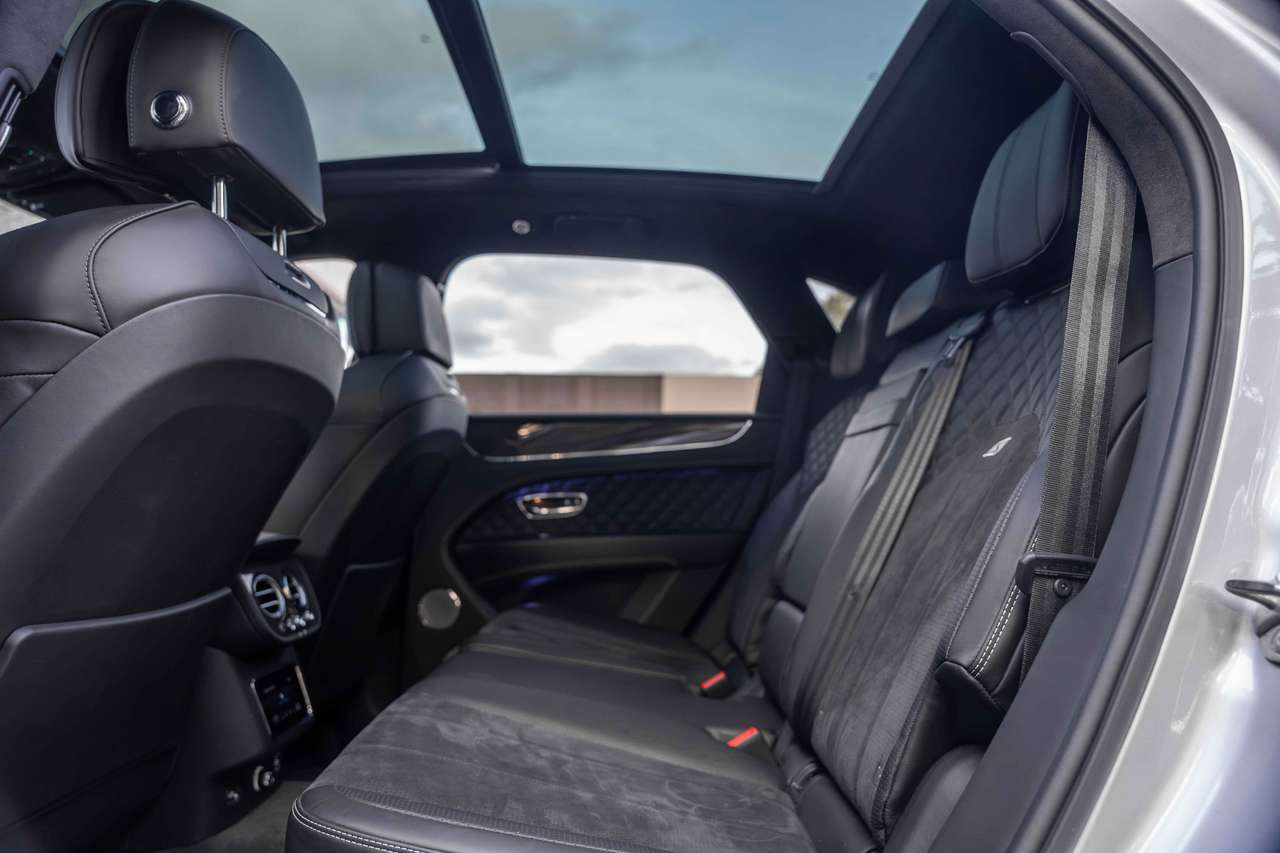 Bentley Bentayga 4.0 V8 S Black Edition MATRIX/PANO/NAIM/HUD/ACC/360°/NIGHTVISION — foto 13 van 25