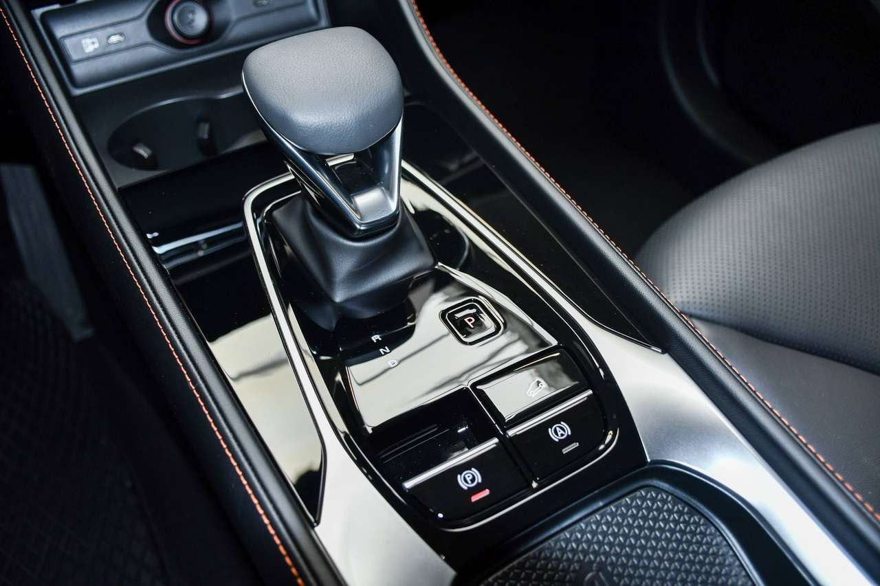MG HS HS Hybrid  1.5 Turbo Luxury - NAVIGATIE / 360 CAMERA / SMARTLINK / ACC / BLIS — foto 18 van 24