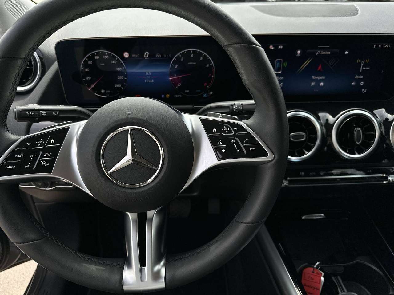 Mercedes-Benz B 200 B 200 Progressive trekhaak Dode hoek Distronic Plus — foto 18 van 18