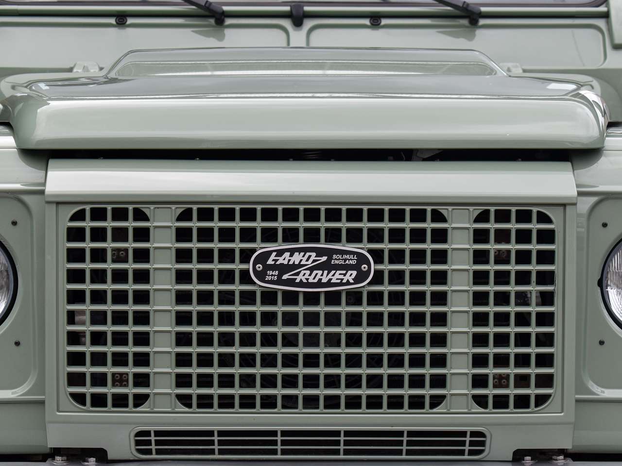Land Rover Defender 110 2.2 TD4 - "Heritage Edition" — foto 11 van 25