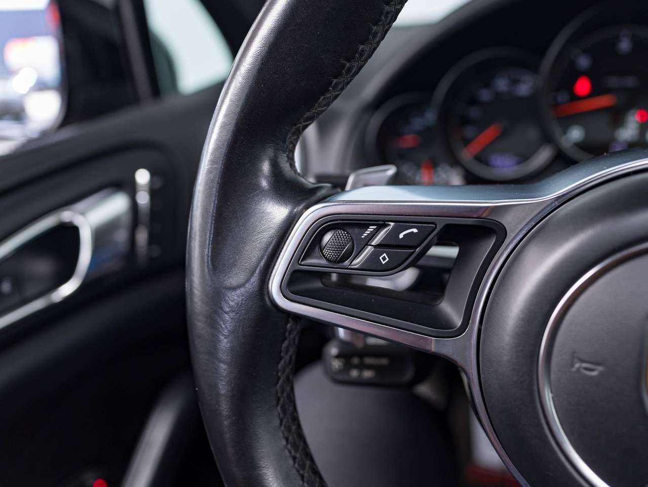 Porsche Cayenne PLATINUM EDITION|LUCHTGEVEERD|BOSE SOUND SYSTEM|PANO|CAMERA|WEGKLAPBARE TREKHAAK|SPORTCHRONO|LA|CC| — foto 23 van 25