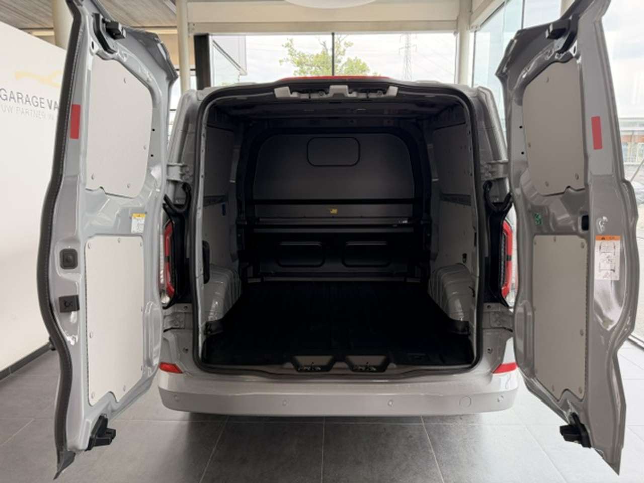 Ford Transit Custom MULTI-USE L2 SPORT PHEV 5 ZIT NIEUW OKM 45400+BTW — foto 7 van 23